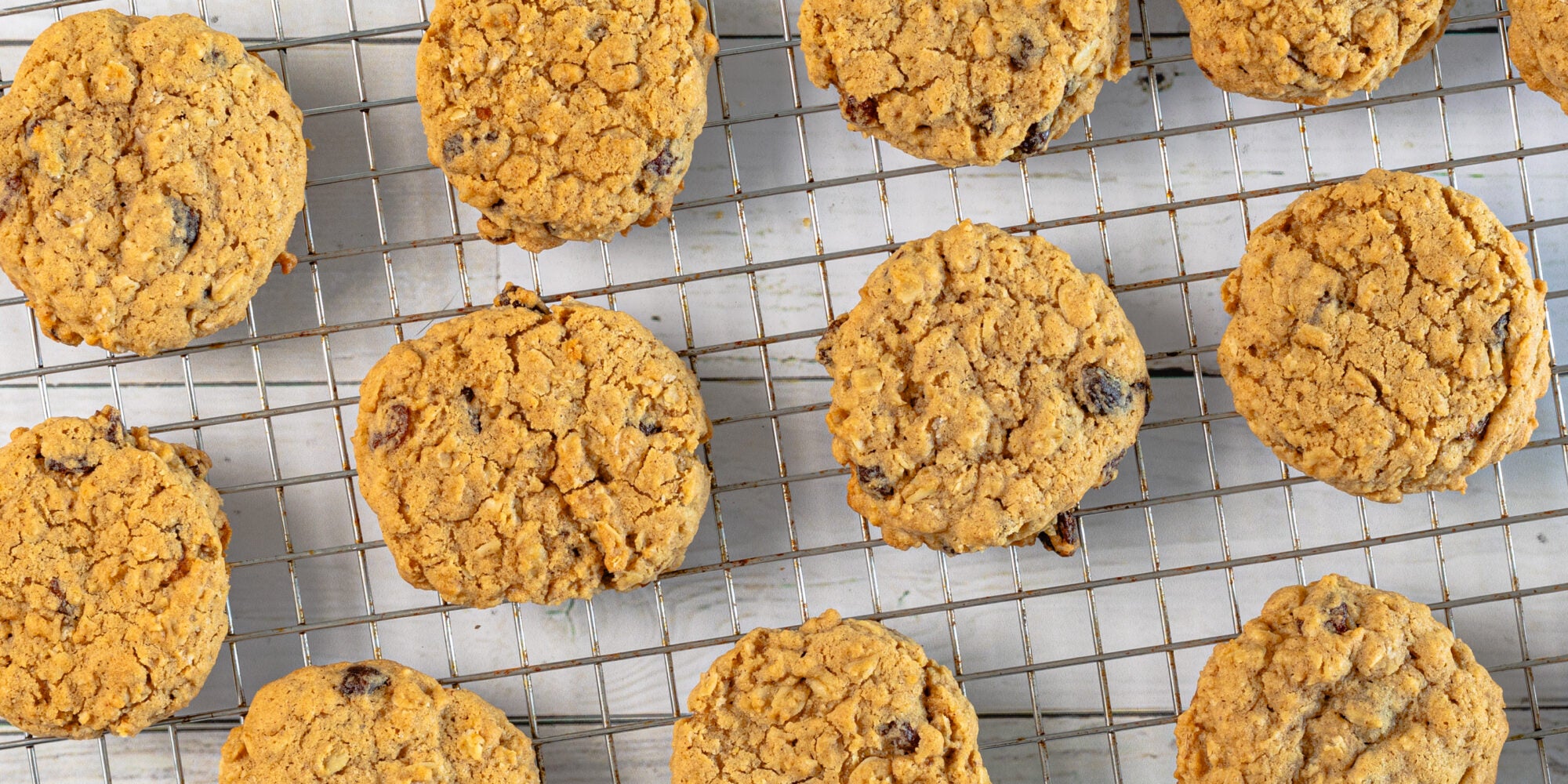 Chewy Oatmeal Raisin Cookies