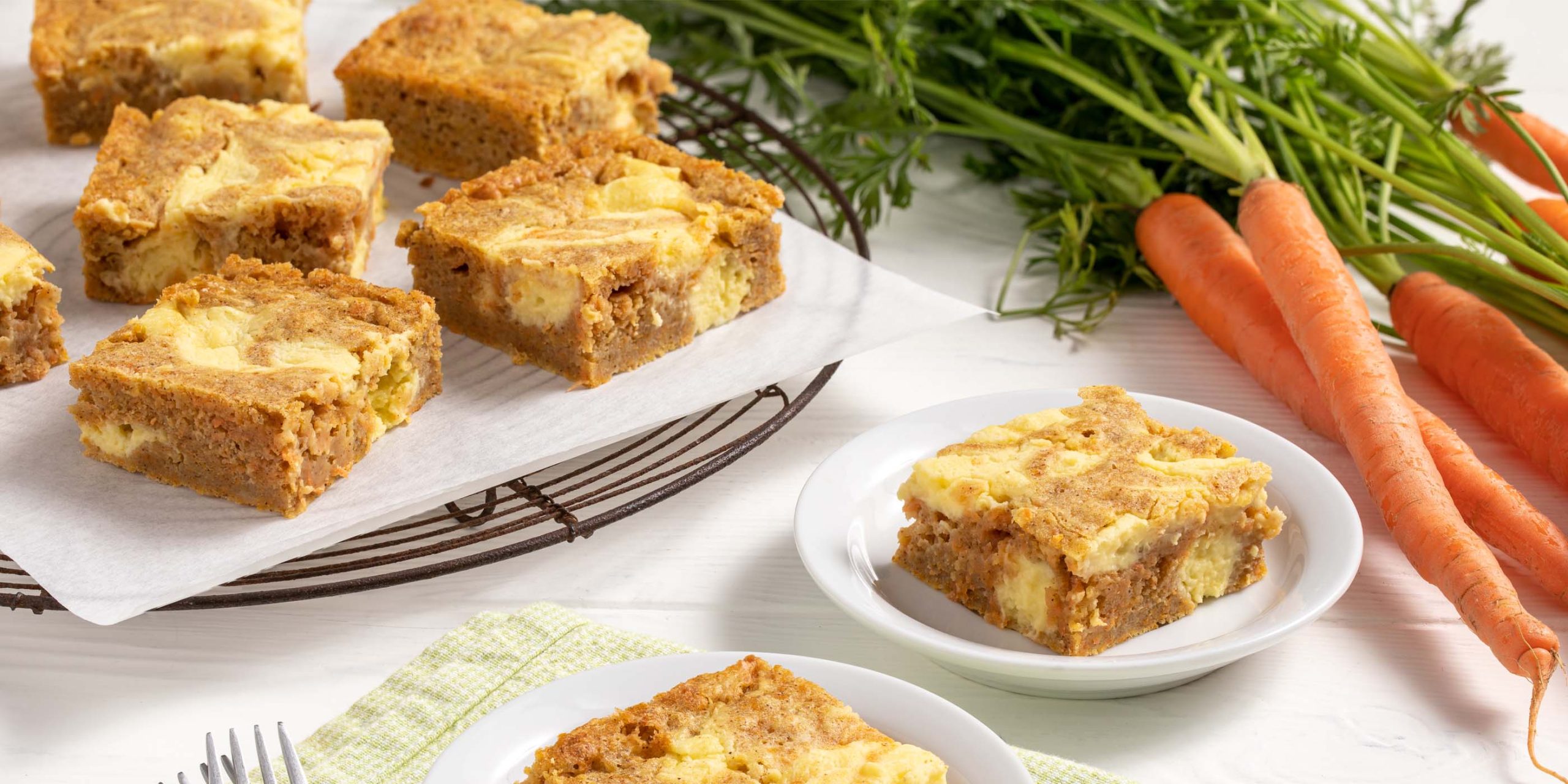 Pastel de zanahoria Blondies con remolino de queso crema - Splenda®