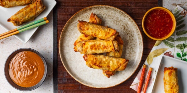 Air-Fryer Thai Spring Rolls with Sweet Chili Sauce - Splenda®